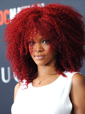 2587308_Rihanna+Feb_12_2011